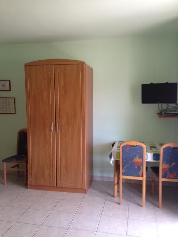 Apartments Villa Kristina Póla Szoba fotó